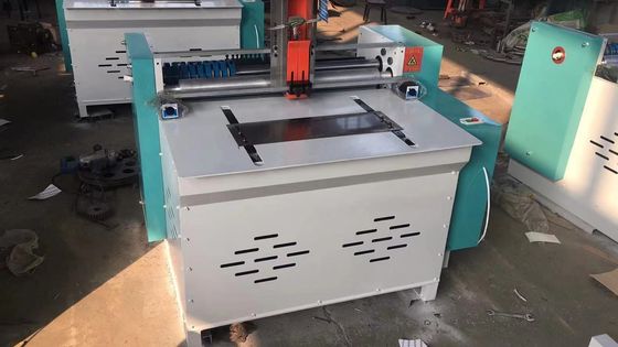 Schließmaschine mit Wellpappe-Schnittstellen Min.Span Größe der Schließfläche 42 mm