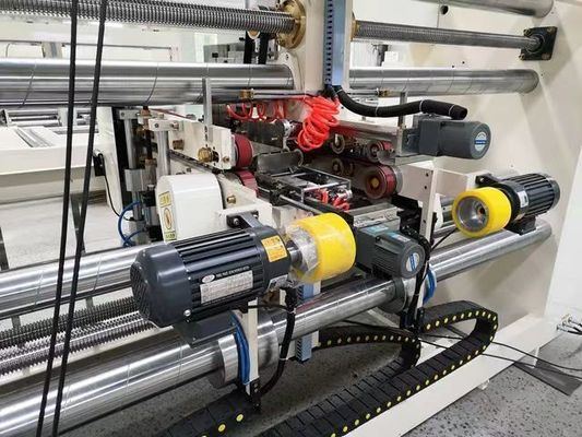 Semi-Auto-Doppelkopf-Stichmaschine für gewölbte Kartonverpackungen Maximalhöhe 2000 mm