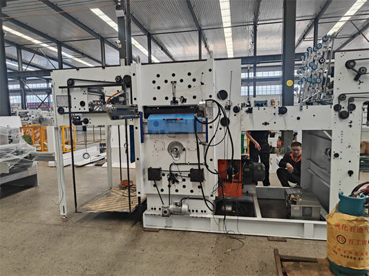 Druckmaschine zum Schneiden und Kreisen von Wellpappe in Baustoffgeschäften
