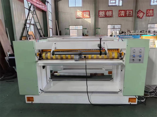 120 m/min Konstruktionsgeschwindigkeit Doppelschicht-Nc-Blattschneidermaschine mit Helical-Cross-Schneider