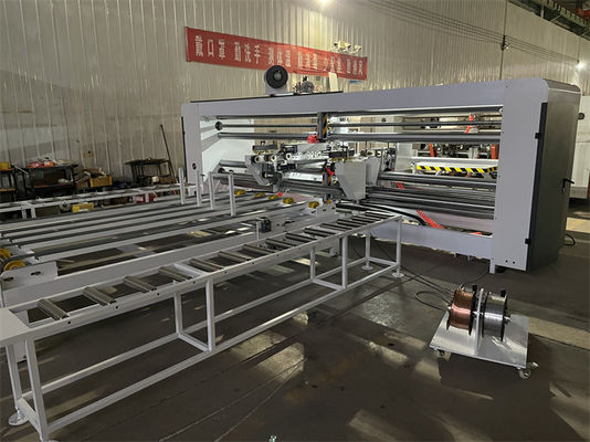 Halbautomatische Doppelstückservo-Kartonbox-Nastmaschine für verschiedene Kartongrößen