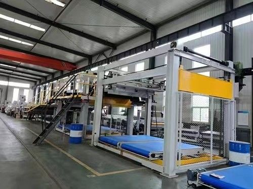 4500 KG Hochgeschwindigkeits-Produktionslinie für dreischichtiges Wellkarton für effektive Verpackungen