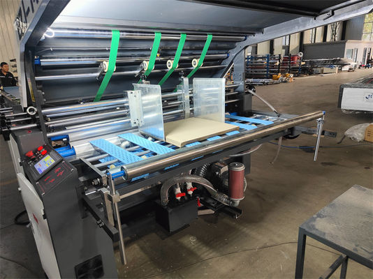 Elektrisch angetriebene halbautomatische Laminationsmaschine für die glänzende Lamination von Karton