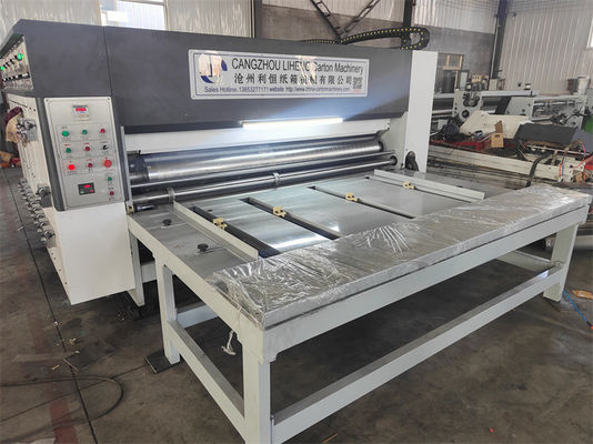 3 Farbdruckmaschine mit Schlittschneidemaschine mit Kettenzufuhr