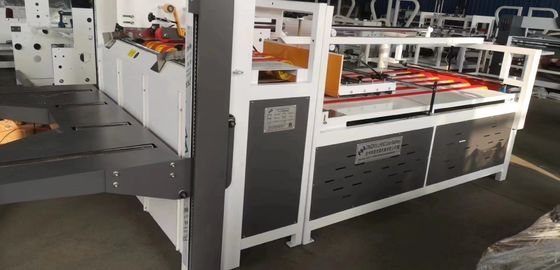 600*300mm Min Abmessungen Karton Ausklappen Automatisches Kleben Box Verpackungsmaschine mit Klebstoff