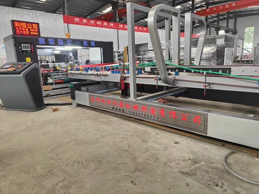Automatische Klebmaschine für das Falten von Wellpappenboxen nach Kundenwünschen