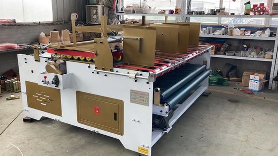 Halbautomatische Ordnerklebmaschine für Kartonboxen