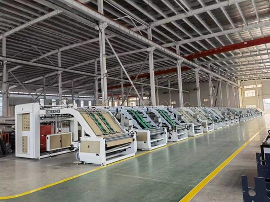 2000 KG Hochgeschwindigkeitskartonbox-Fertigungsmaschine zur Lamination mit Wellpappeflöte
