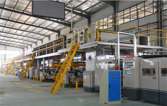 Wettbewerbsfähige 5 Ply Wellpappen-Produktionslinie Doppelwandpapiermachmaschine