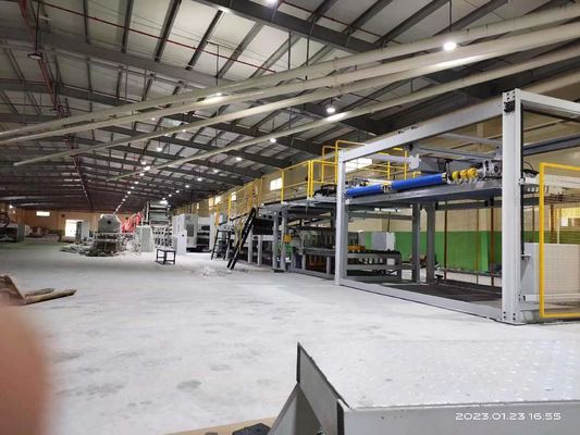 Neu entworfene 3/5 Ply Wellpappe-Herstellungsmaschine für die Kartonproduktion