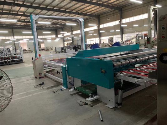 Automatischer Kartonstapler mit einer Tragfähigkeit von 1700 kg